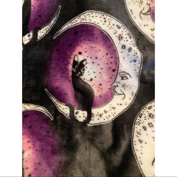 Luna Black Cat Crescent Moon Plush Throw Blanket - Picture 3 of 3